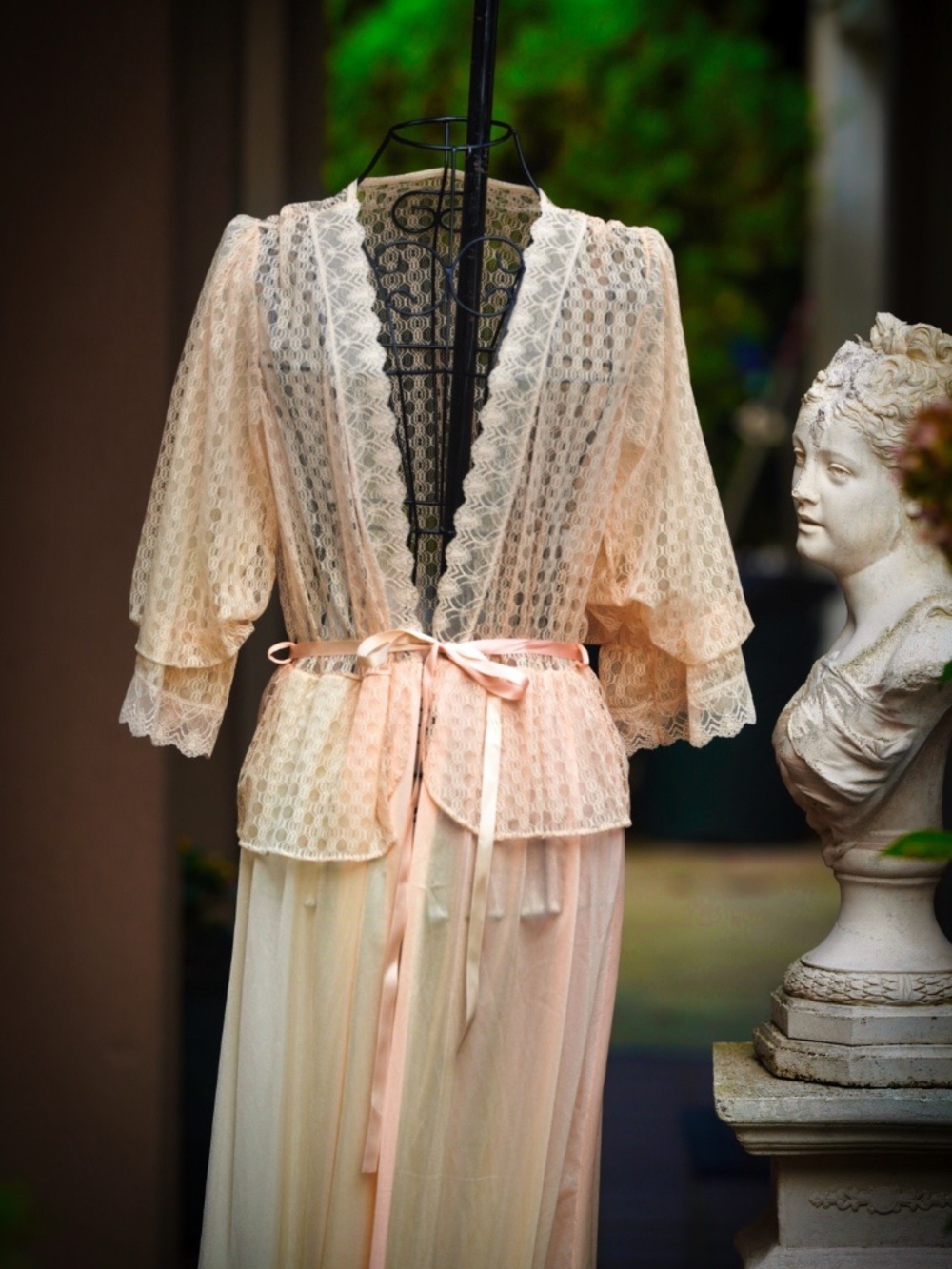 Vintage 1970s Peach Lace Duster & Slip Set | Romantic Peignoir Medium - Picture 1 of 5
